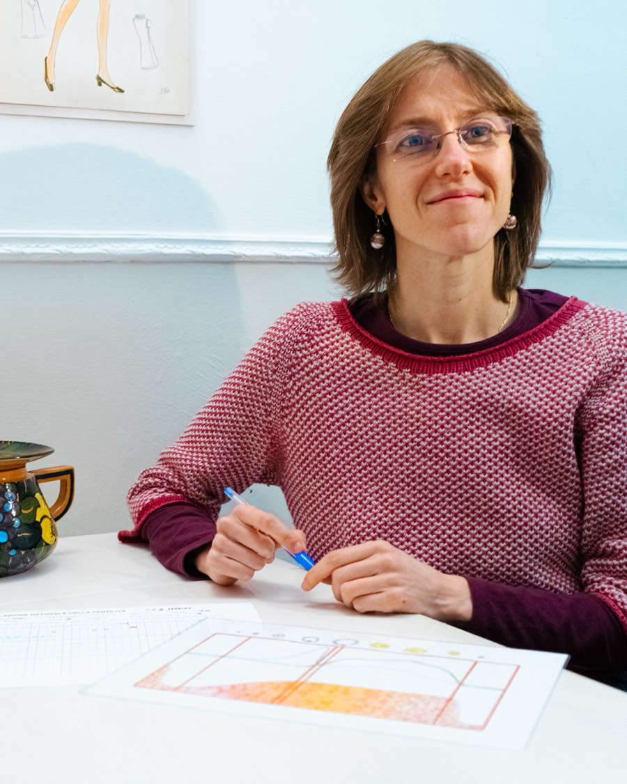 Cecilia Gautier sorridente con il grafico del ciclo sintotermico